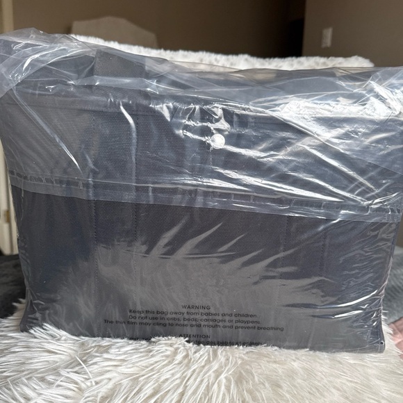 Coach Zip Cargo Bag Large Shopper Tote 42 Black CP163 NWT - Picture 2 of 9